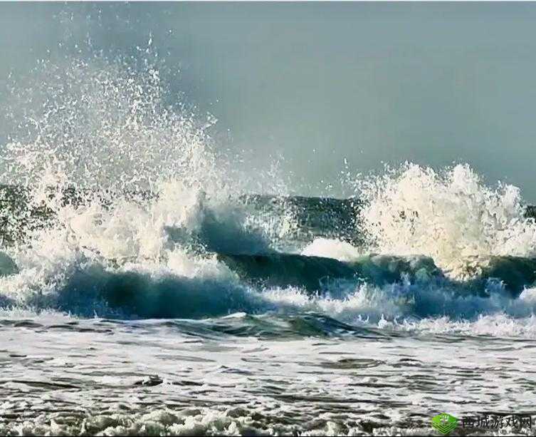 浪花一阵接一阵地涌过来，掀起层层波澜